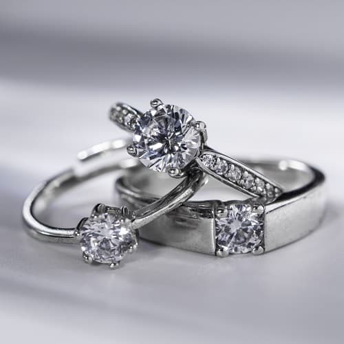 Luxury jewelry retouching